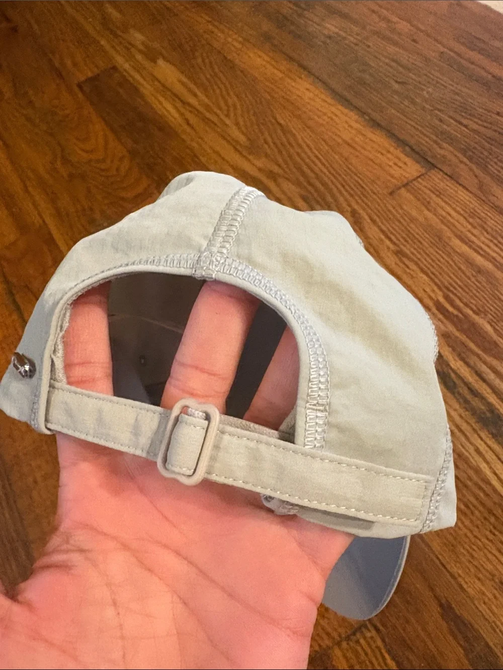 🎉lululemon athletica Light Gray Performance Baseball Cap